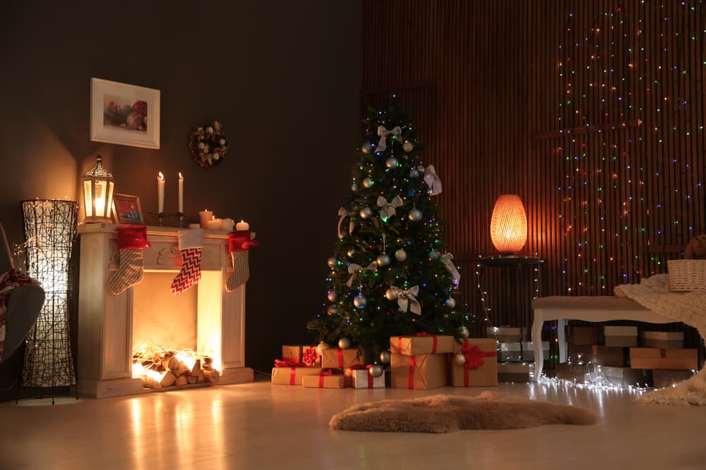 Using Holiday Décor to Stage Your Home
